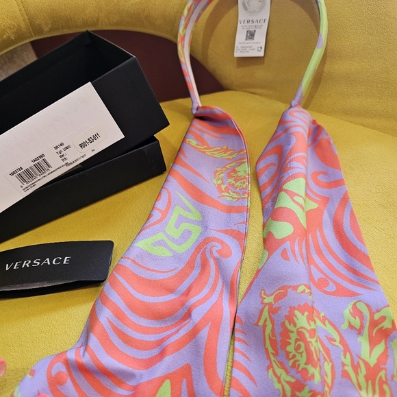 Bnwt Versace silk headband with box - Picture 2 of 4